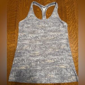 lululemon athletica Frozen Vista Alpine White Cool Racerback Tank Top Size 6